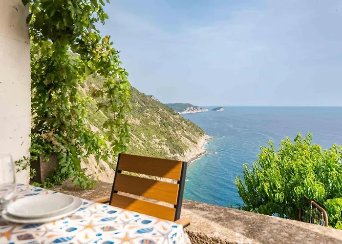 Holiday home Casa Luciana, Terremarine, Trekking And Nature *