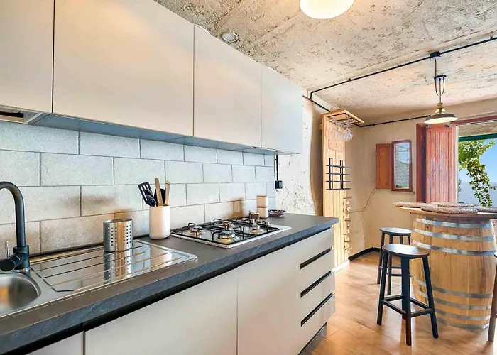 Holiday home Casa Luciana, Terremarine, Trekking And Nature *