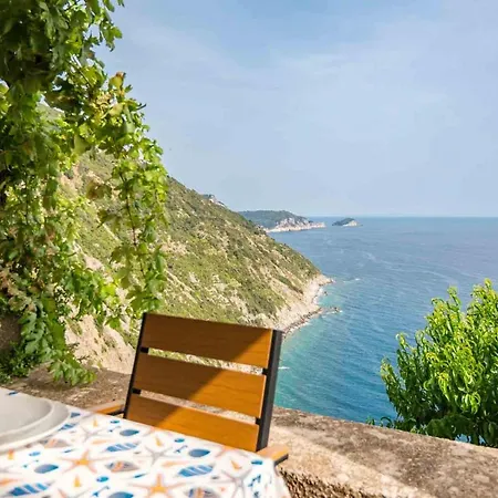 Holiday home Casa Luciana, Terremarine, Trekking And Nature *