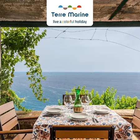 Casa Luciana, Terremarine, Trekking And Nature Hébergement de vacances La Spezia