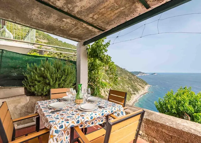 Holiday home Casa Luciana, Terremarine, Trekking And Nature La Spezia